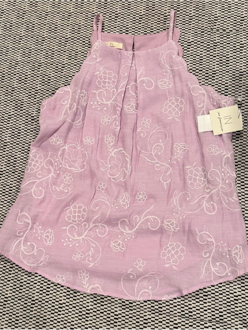 IN Women’s Lavender Floral Embroidered top (M) NWT